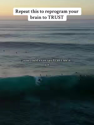 The cover image shows a seascape with ocean waves, a light blue sky and some surfers. The hook text is in the upper left corner, in a white box.