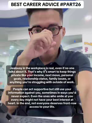 A man with glasses is holding his hand near his face, with a text overlay on the image providing career advice. The background appears to be an office setting.