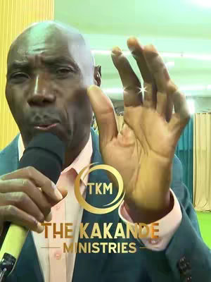 The cover image features a man holding a microphone. Above his hand, towards which he gestures, is an overlay with gold and yellow elements along with the text. The man is bald, and wearing a suit. The background appears to be a room. The main color is green. Overall, it conveys a message of spiritual guidance or religious service.