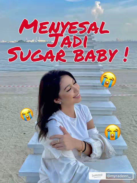 A woman poses smiling in front of a white staircase-like structure on a beach, with a backdrop of the ocean and sky. Large red text overlays prominently. Emoji stickers are placed around the woman.