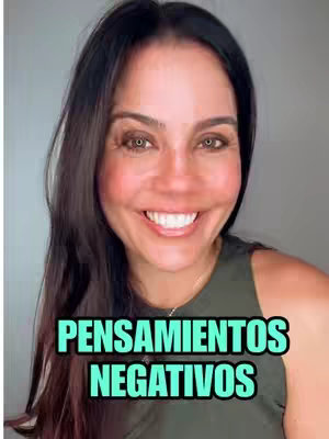 The cover image displays a woman with long dark hair smiling at the camera. The words "PENSAMIENTOS NEGATIVOS" are in a green box at the bottom.
