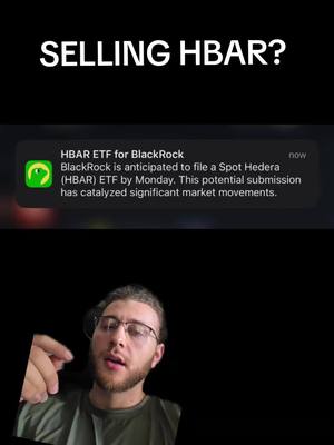 The image is a vertical video cover, divided into sections. The top section is black with white text overlaying it. The middle section shows a screenshot of a notification on a mobile device, which contains the title text with the app logo and the contents. Finally, the bottom section shows a man speaking, wearing glasses, and with a beard.