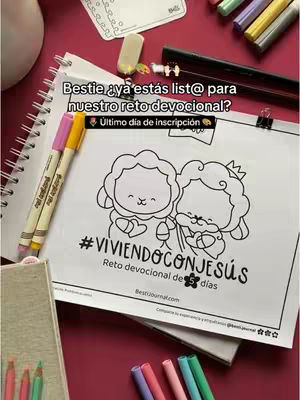 The cover image displays a top-down view of a desk setup. A white spiral-bound notebook lies open, revealing a drawing of two cartoon sheep-like characters holding hands. The characters have simple, cheerful faces. Below them, bold text reads '#VIVIENDOCONJESÚS' and 'Reto devocional de 5 días.' To the left of the notebook are two colored markers (pink and yellow). Various colored pencils, markers, and other stationery items are scattered around the notebook on a dark pink surface.