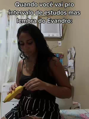 A woman is in a room, seated with a banana in her hand, wearing a tank top and a skirt. The hook text overlays the image. The room appears to be a bedroom with decorated walls, a window and a TV. The overall color palette is warm, with a focus on neutral tones and the yellow of the banana.