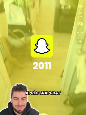 The image shows a man at the bottom in a black hoodie, smiling towards the viewer. Overlaid above the man is the Snapchat logo set against a yellow background, with the year 2011 below the logo. The text overlay 'APRÈS SNAPCHAT' is placed below the logo, and above the man's face