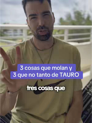 A man with a beard and short dark hair is in the frame, with a green t-shirt that has a black Nike logo on it. There is a text overlay that reads: "3 cosas que molan y 3 que no tanto de TAURO". He is holding up three fingers, indicating the number three. The background is blurred, but there is a view of a balcony with a railing.