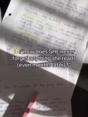 The cover image shows a close-up of a handwritten study notes on a piece of paper. The notes are about organic chemistry topics. Overlaying the image is a text overlay, formatted in a speech bubble.