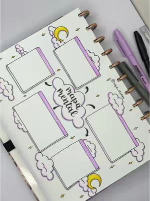 The cover image displays a detailed layout of a mental map concept. Central to the design is the text "mapa mental" (mental map) in a cloud-shaped bubble. Arrows radiate from the bubble, leading to five blank rectangular boxes. These boxes, each outlined with a pink border on the left and slightly curved. Scattered throughout the design are decorative clouds and crescent moons, giving a dreamy feel, using a color palette of white, pink, yellow, and black.
