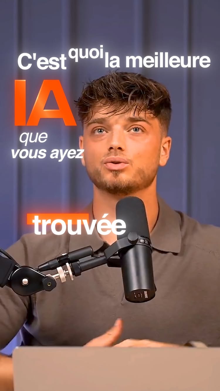 A man with light skin and short, styled brown hair is positioned in front of a dark backdrop. The man is facing the camera and speaking. Overlay text in white and orange highlights the key message, the text is: 'C'est quoi la meilleure IA que vous ayez trouvée'. A microphone is positioned prominently in front of the man.