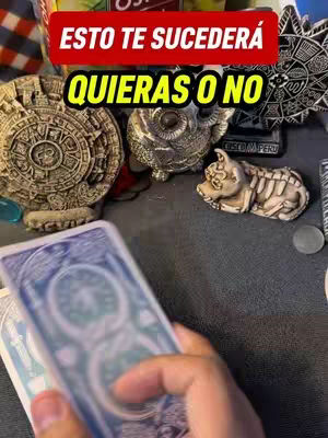 The image shows a close-up of a hand holding tarot cards in the foreground, with various mystical objects in the blurry background. The hook, in bold, yellow letters over a red background reads "ESTO TE SUCEDERÁ QUIERAS O NO."