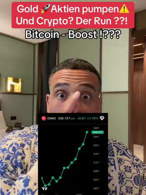The cover image is a selfie of a man with wide eyes, looking directly at the viewer. He is pointing his index finger towards his face. Behind him is a room and a screen showing a chart with an upward trend representing a stock price. At the top is a red text bar with white text.