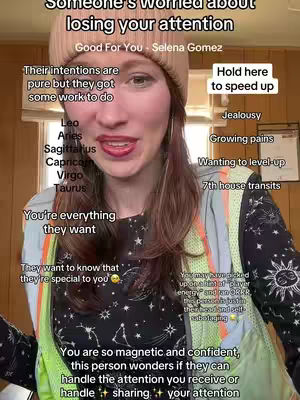 A woman with a pink beanie and a green vest, looking at the camera and talking. Text overlays with information about zodiac signs and love are on the image.